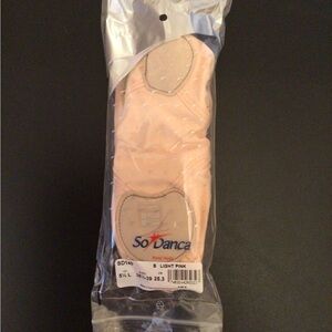 BRAND NEW So Danca Light Pink Size 5 1/2 L Adult Ballet Shoes